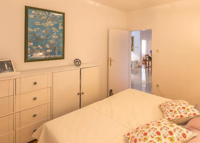 Apartman “mirta” Baška Voda